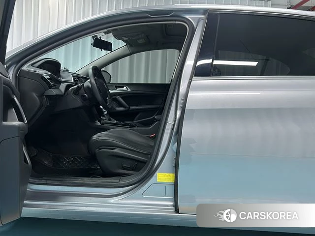 Peugeot 408 2023 Темно-серый из Китая, фото 5