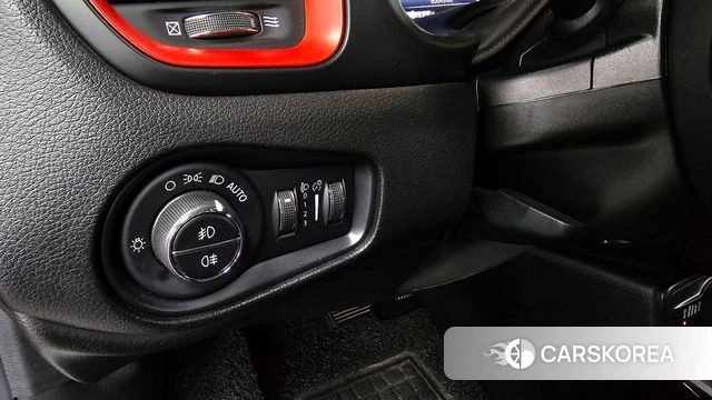 Jeep Renegade 2018 Черный из Кореи, фото 5