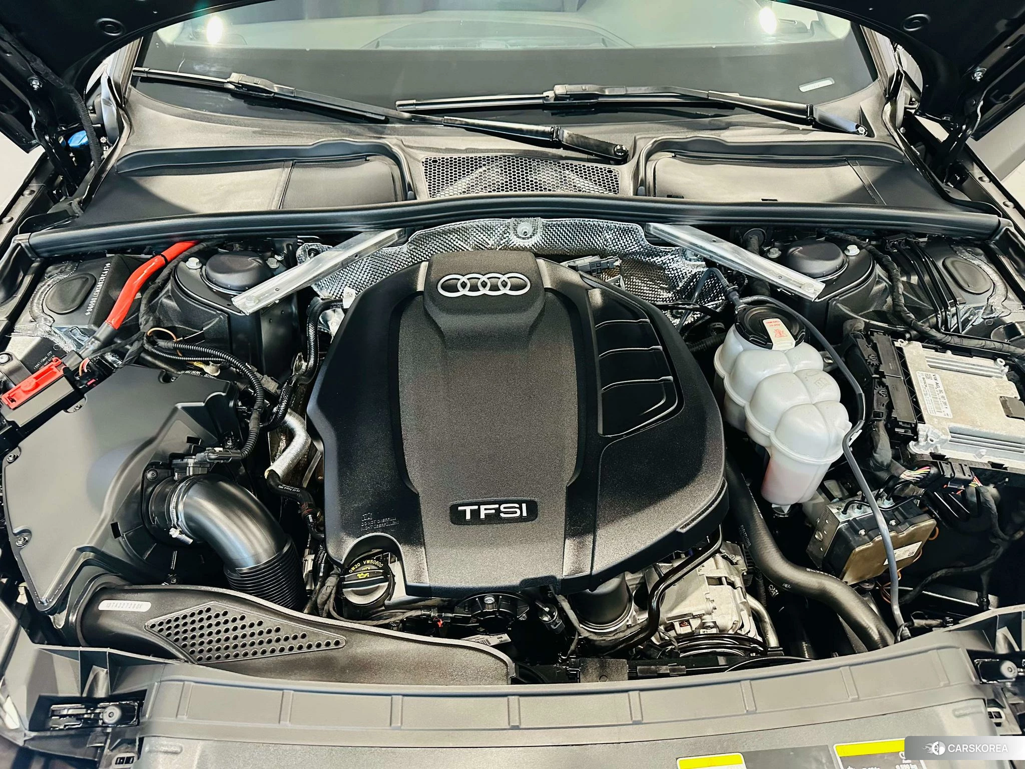 Audi A4L 2021 Темно-серый из Китая, фото 5