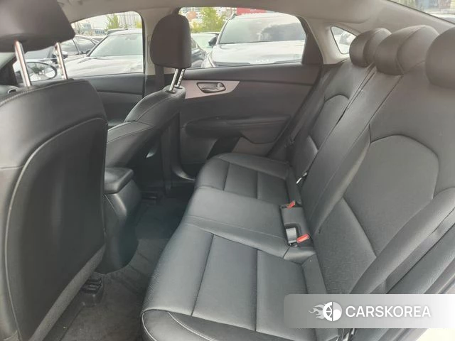 Kia The New K3 2nd generation 2022 Белый из Кореи, фото 5