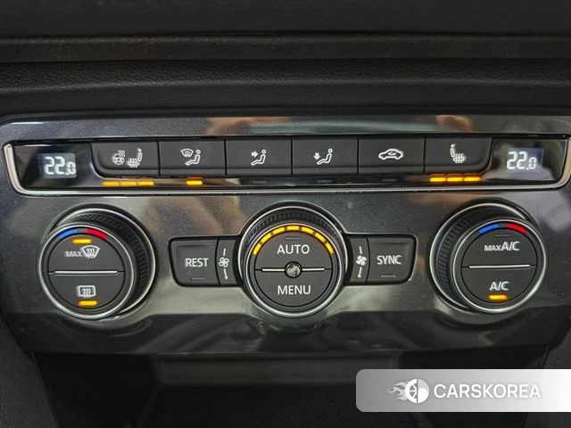 Volkswagen Tiguan second Generation 2018 Белый из Кореи, фото 5