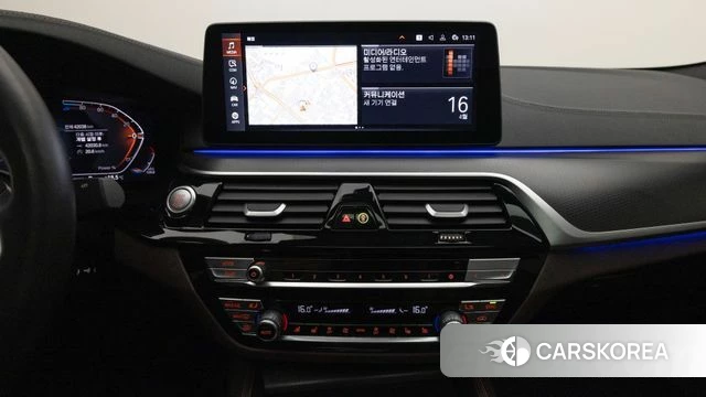 BMW 5 Series (G30) 2023 Белый из Кореи, фото 5