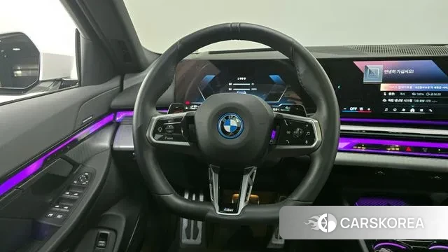 BMW 5 Series (G60) 2024 Белый из Кореи, фото 5