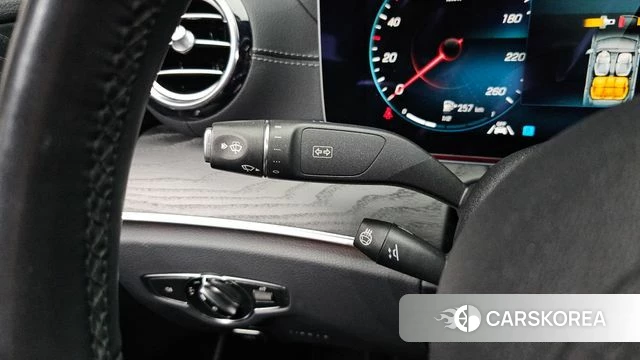 Mercedes-Benz E-Class W213 2023 Белый из Кореи, фото 5