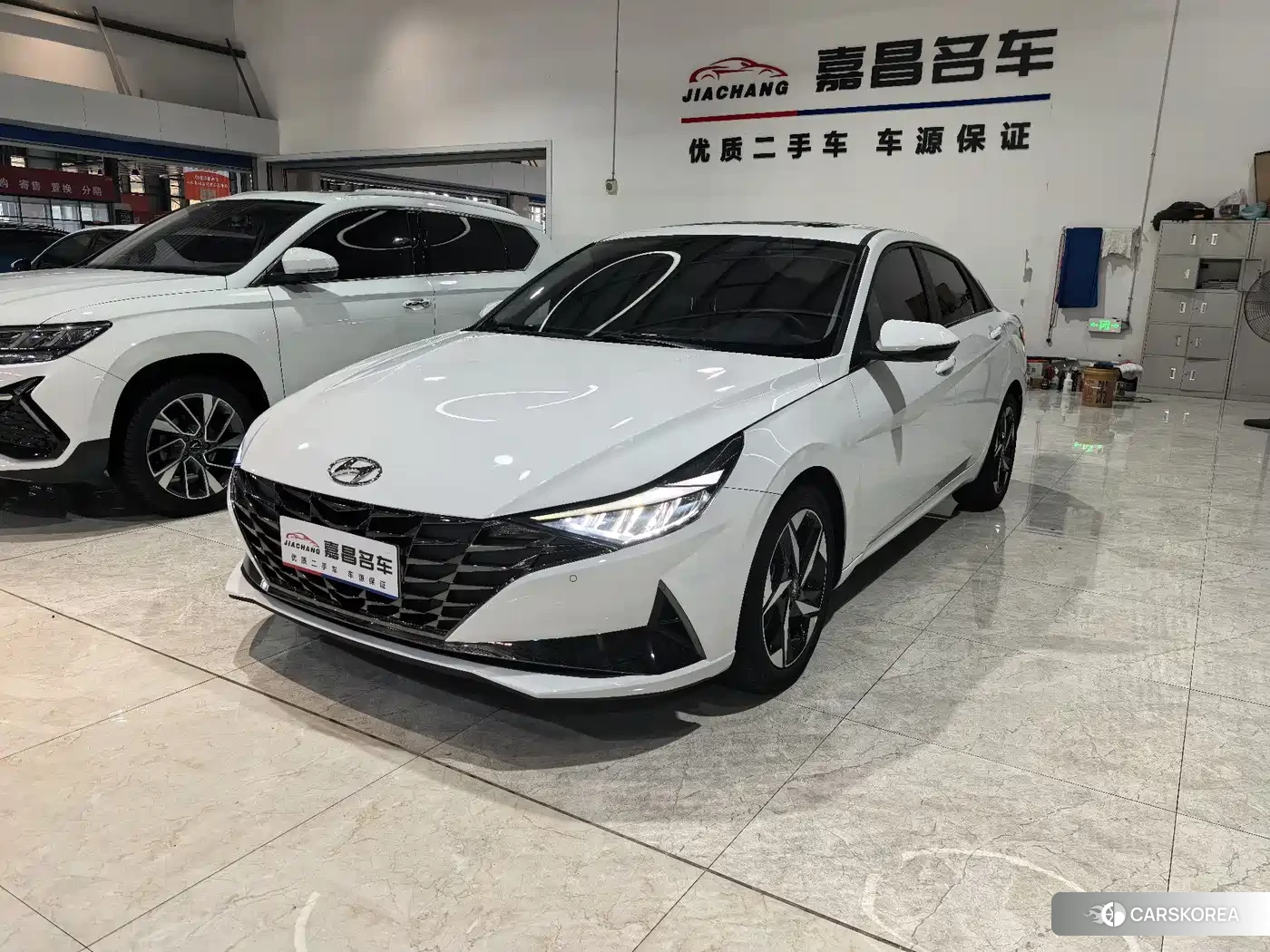 Hyundai Elantra 2023 Белый из Китая, фото 5