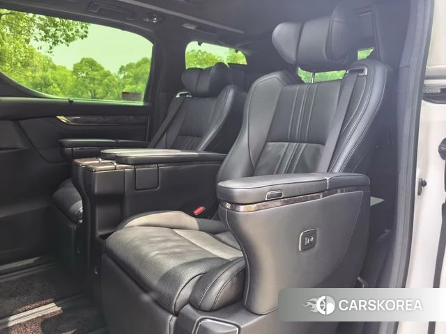 Toyota Elfa 2021 Белый из Китая, фото 5