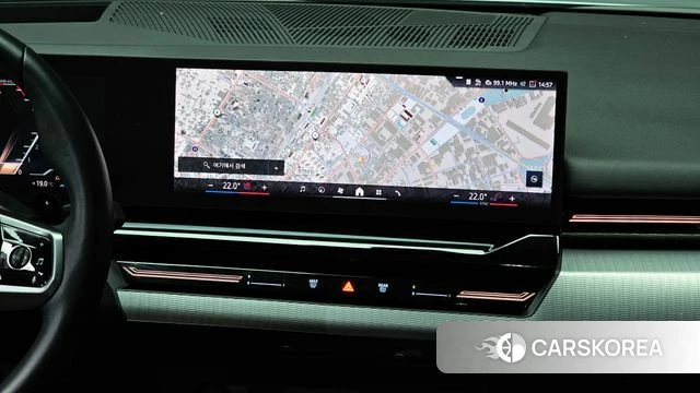 BMW 5 Series (G60) 2024 Серебристо-серый из Кореи, фото 5