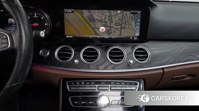 Mercedes-Benz E-Class W213 2018 Черный из Кореи, фото 5