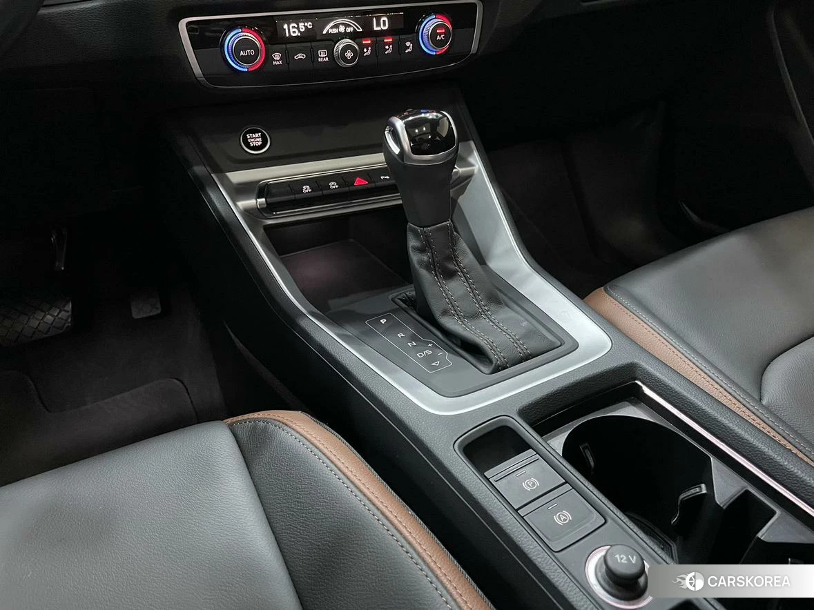 Audi Q3 2021 Темно-серый из Китая, фото 5