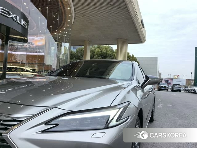 Lexus ES 2025 Серебристо-серый из Китая, фото 5