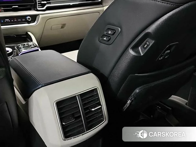 Kia Sportage 5th Generation Hybrid 2023 Белый из Кореи, фото 5