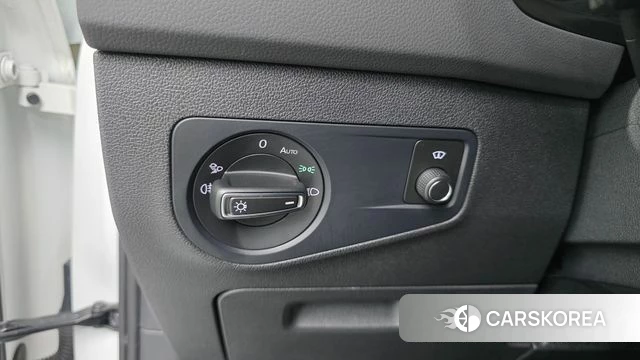 Volkswagen Tiguan second Generation 2022 Белый из Кореи, фото 5