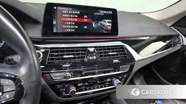 BMW 5 Series (G30) 2019 Белый из Кореи, фото 5
