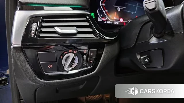 BMW 5 Series (G30) 2020 Синий из Кореи, фото 5