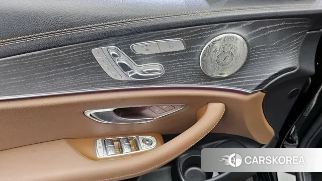 Mercedes-Benz E-Class W213 2022 Черный из Кореи, фото 5