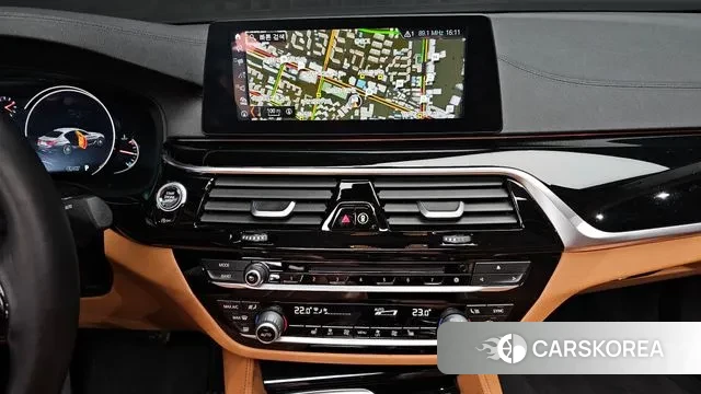 BMW 5 Series (G30) 2018 Белый из Кореи, фото 5