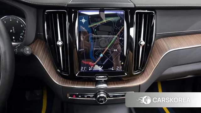 Volvo XC60 second Generation 2021 Белый из Кореи, фото 5