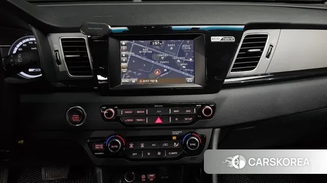 Kia Niro 2018 Белый из Кореи, фото 5