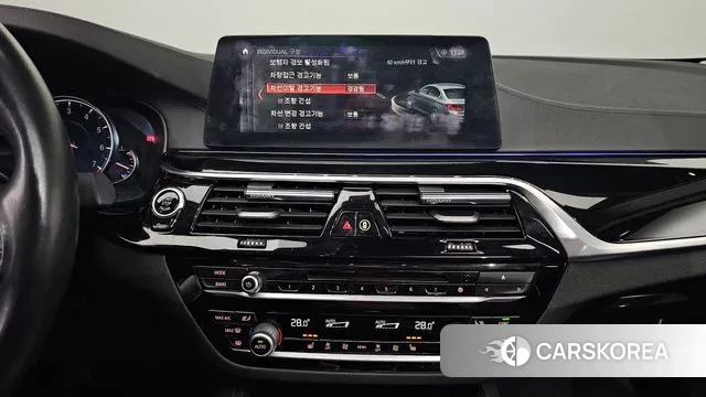 BMW 5 Series (G30) 2018 Белый из Кореи, фото 5