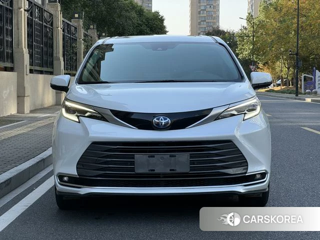 Toyota Saina 2023 Белый из Китая, фото 5