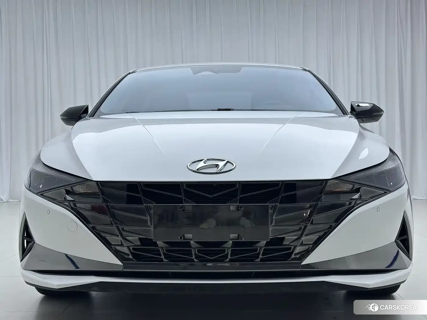 Hyundai Elantra 2023 Белый из Китая, фото 5