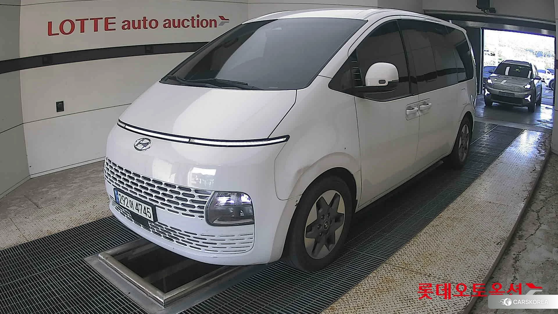 Hyundai Staria 2022 Белый из Кореи, фото 5