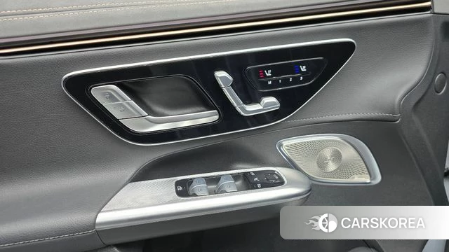 Mercedes-Benz EQE V295 2023 Серебристо-серый из Кореи, фото 5