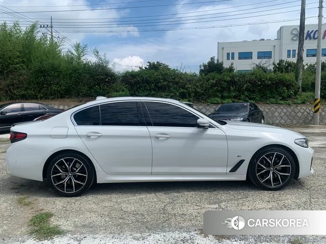 BMW 5 Series (G30) 2023 Белый из Кореи, фото 5