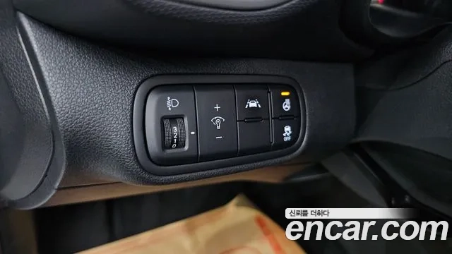 Hyundai Venue 2022 Белый из Кореи, фото 5