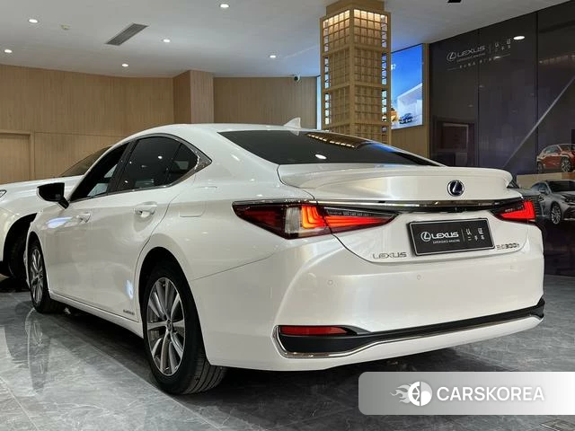 Lexus ES 2021 Белый из Китая, фото 5