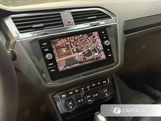 Volkswagen Tiguan second Generation 2019 Белый из Кореи, фото 5