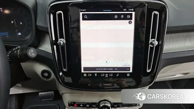 Volvo XC40 2024 Белый из Кореи, фото 5