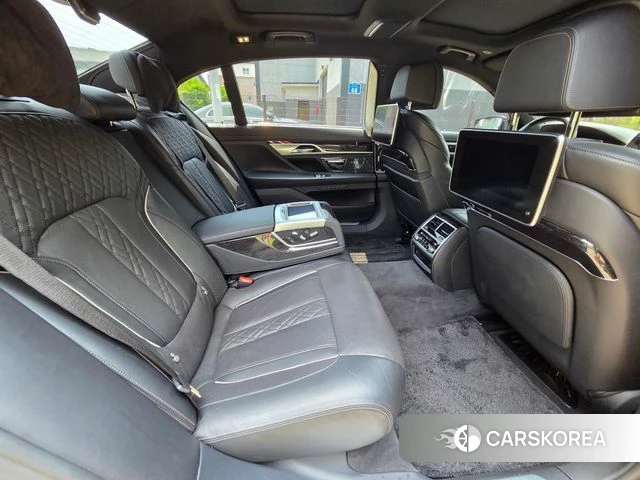 BMW 7 Series (G11) 2018 Черный из Кореи, фото 5