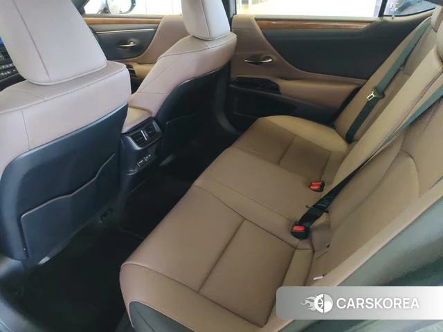 Lexus ES 2022 Зеленый из Китая, фото 5