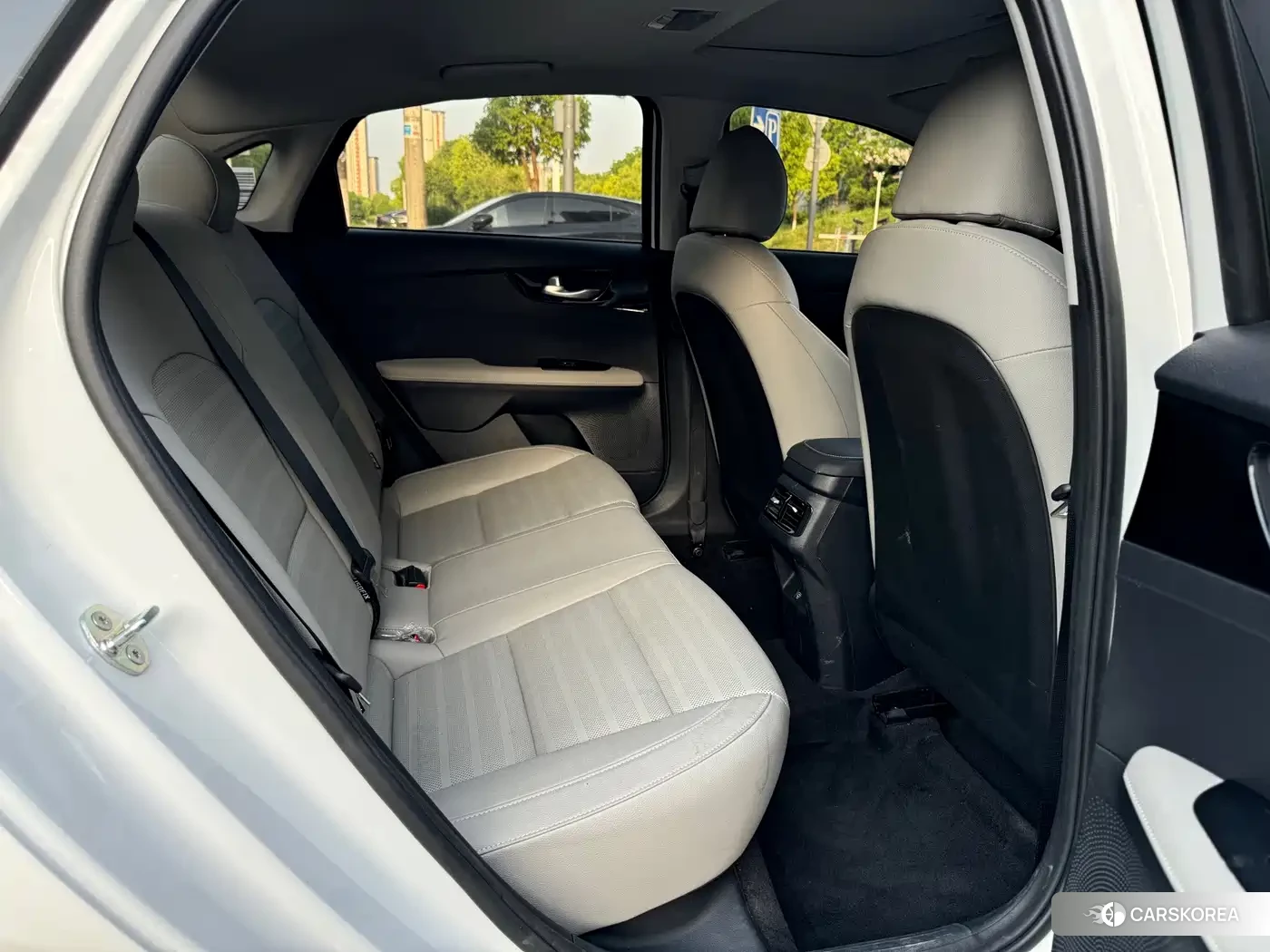 Kia K3 2024 Белый из Китая, фото 5