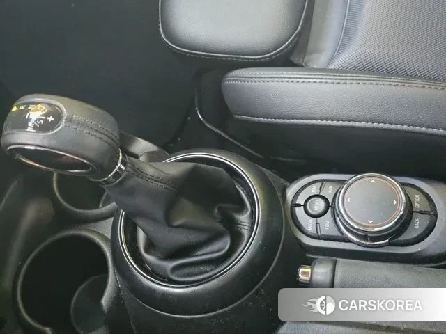 Mini Cooper 2018 Жемчужный цвет из Кореи, фото 5