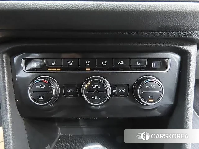 Volkswagen Tiguan second Generation 2018 Серебряный из Кореи, фото 5