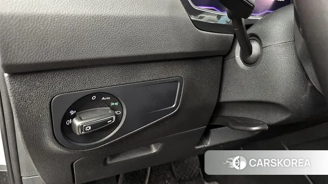 Volkswagen Tiguan second Generation 2022 Белый из Кореи, фото 5