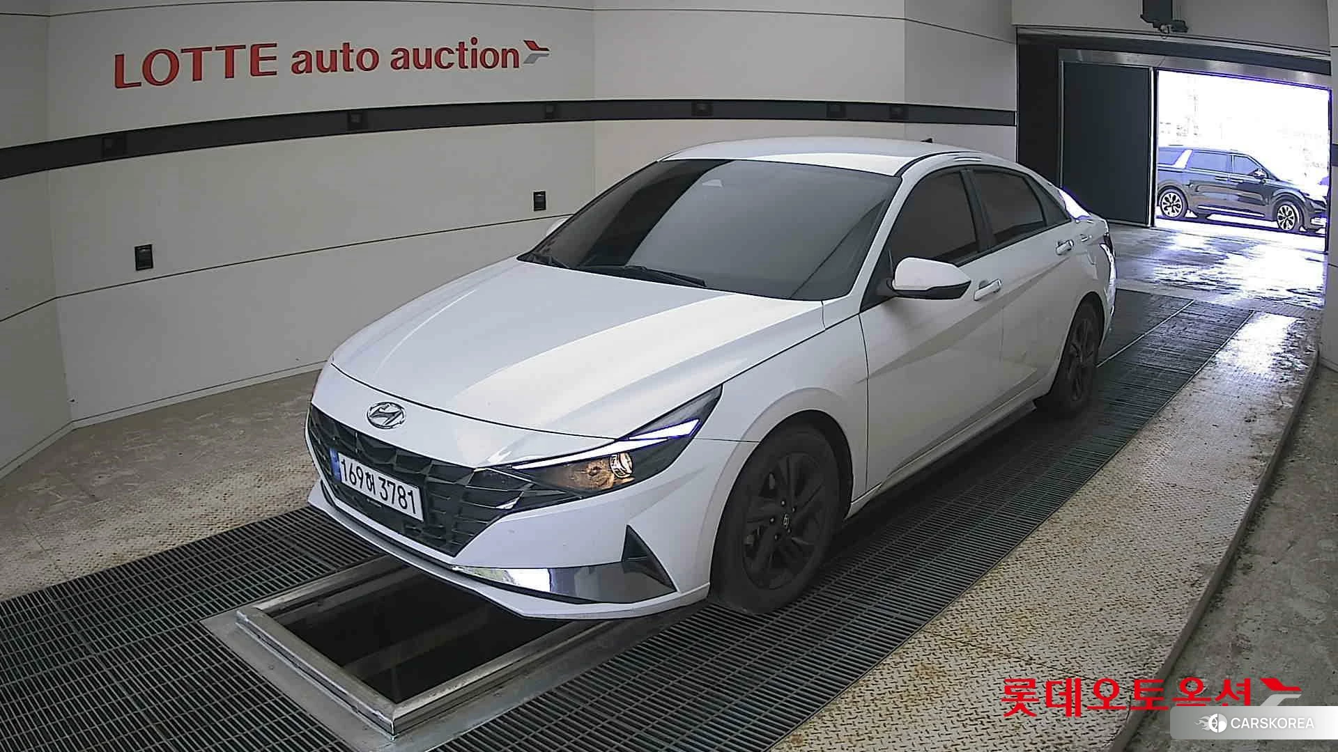 Hyundai Avante 2023 Polar White из Кореи, фото 5