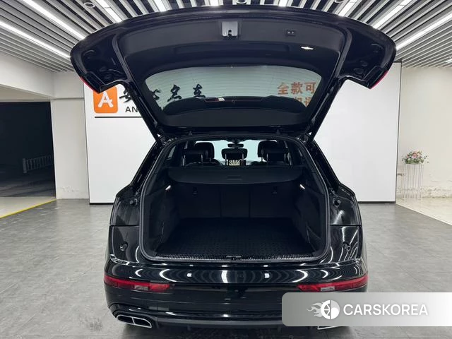 Audi Q5L 2024 Черный из Китая, фото 5