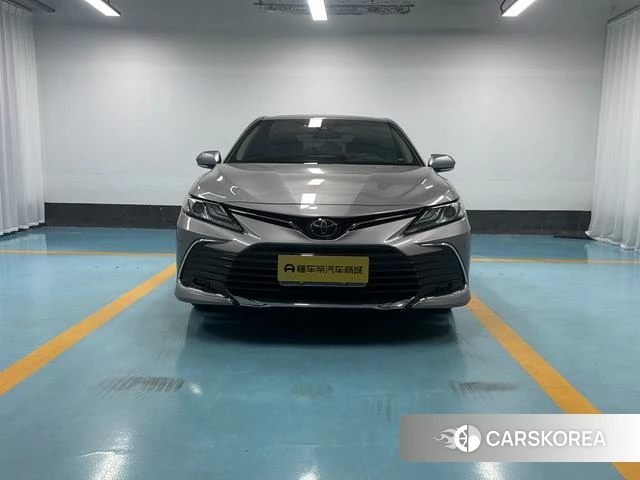 Toyota Camry 2023 Серебристо-серый из Китая, фото 5
