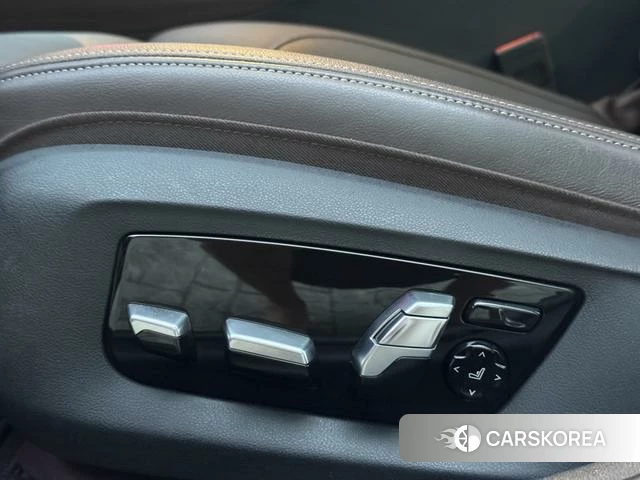 BMW 5 series 2022 Серебристо-серый из Китая, фото 5