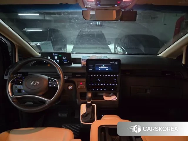 Hyundai Staria 2023 Черный из Кореи, фото 5