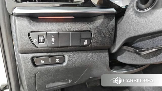 Kia Niro Plus 2022 Серебряный из Кореи, фото 5