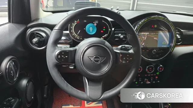 Mini Cooper 2024 Белый из Кореи, фото 5