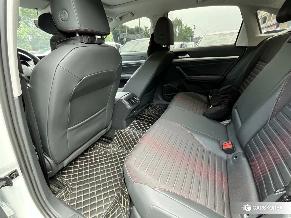 Volkswagen Lavida 2023 Белый из Китая, фото 5