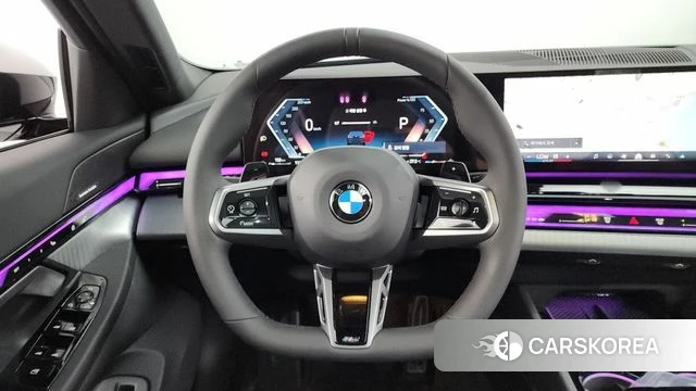 BMW 5 Series (G60) 2025 Черный из Кореи, фото 5