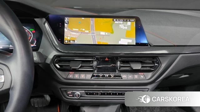 BMW 1 Series (F40) 2020 Белый из Кореи, фото 5