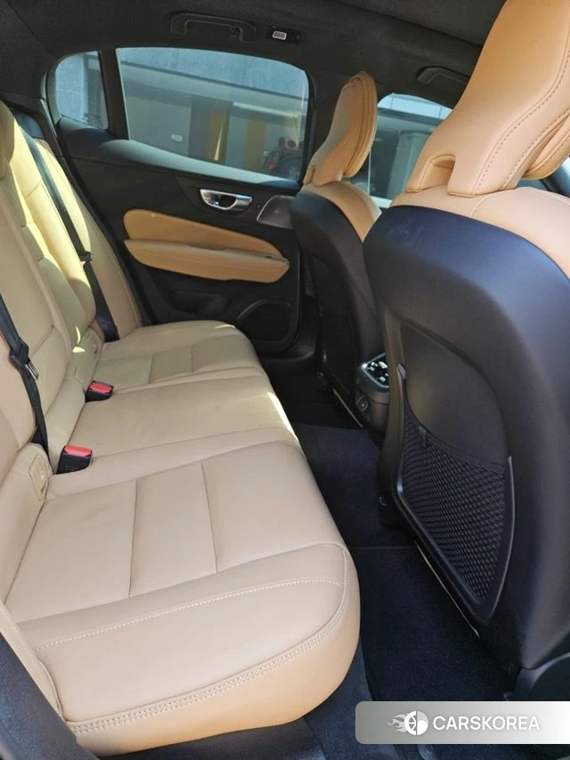 Volvo S60 3rd generation 2023 Белый из Кореи, фото 5