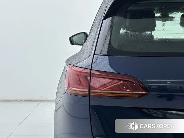 Volkswagen Touareg 2021 Синий из Китая, фото 5